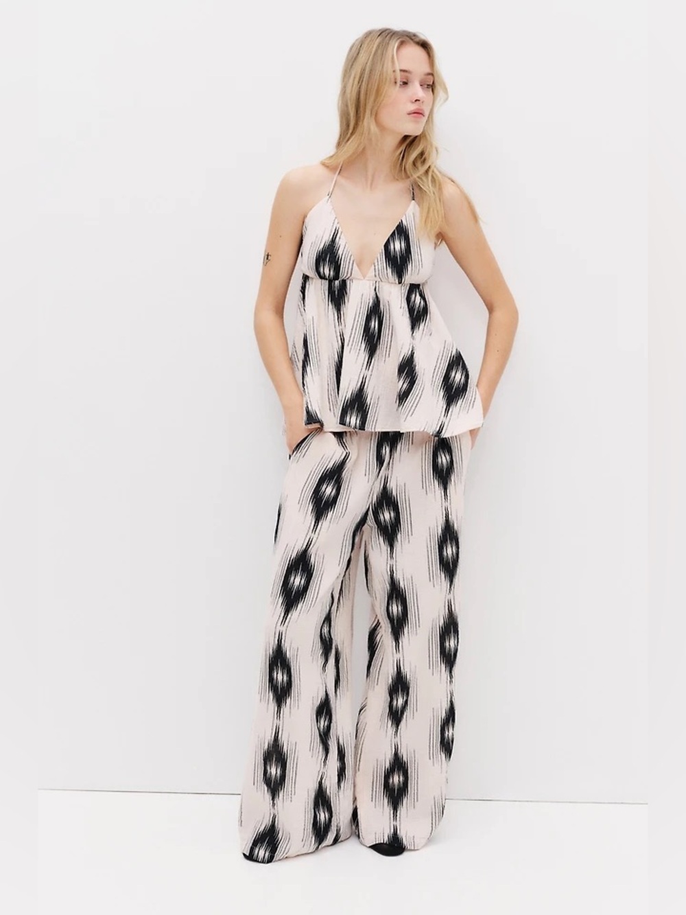 H&M 2pc Ikat Wide Leg & Halter Tie-Back Set SzM